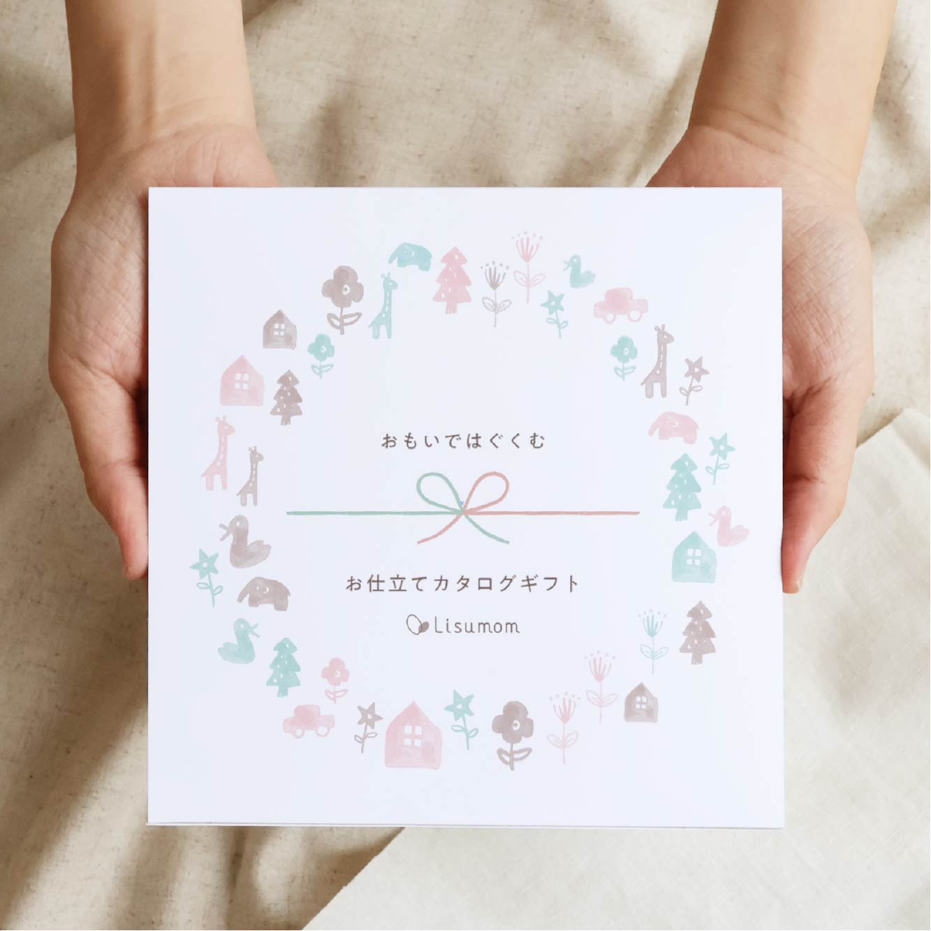 おそろいのチューリップハットをかぶった赤ちゃん｜出産祝いにも人気のベビー帽子