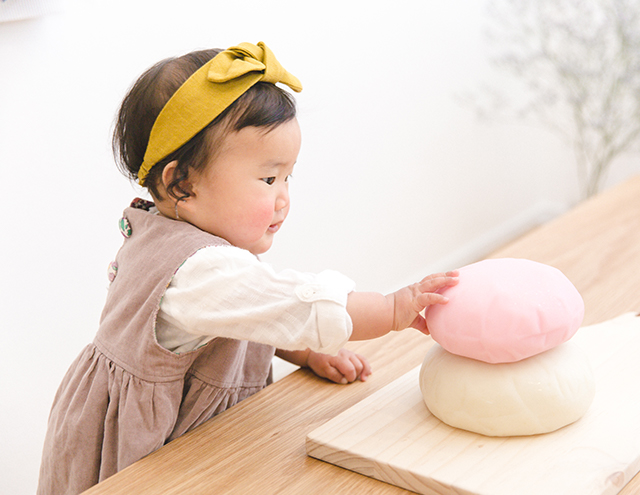 広島県の一升餅（赤白重2段）1歳誕生日【林の餅】|Lisumom(リシュマム)