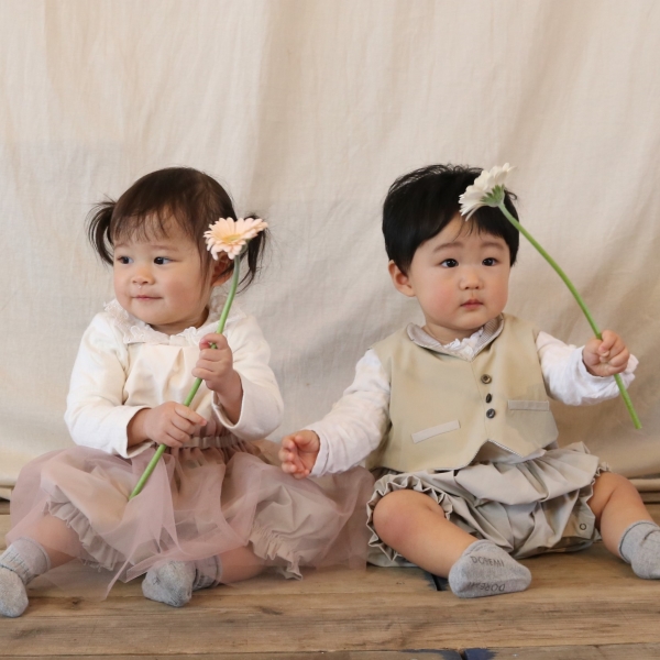 1歳の誕生日写真にぴったりの赤ちゃんフォーマル服｜男女兼用コーディネートアイテム