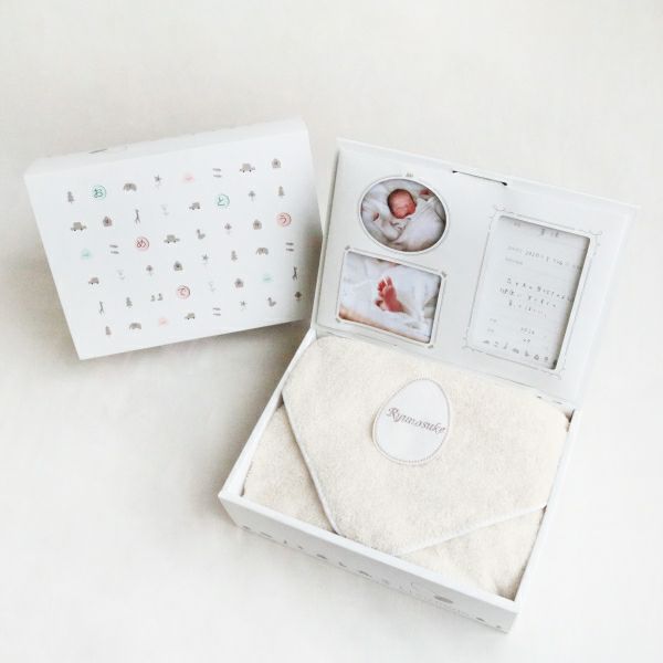 思い出を残せるギフトBOX付き名入れベビータオルケット｜出産祝いに特別感を添えて